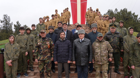 В Хасавюрте состоялся День Неизвестного Солдата