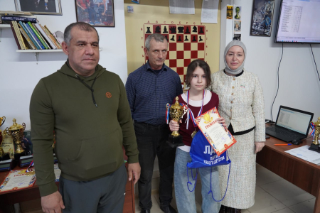 Учащиеся школ Хасавюрта выявили лучшего в турнире по шахматам