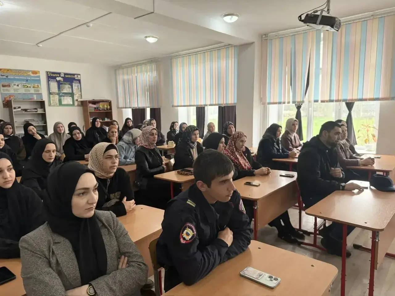 В Хасавюрте состоялась встреча по вопросам профилактики правонарушений и защиты несовершеннолетних